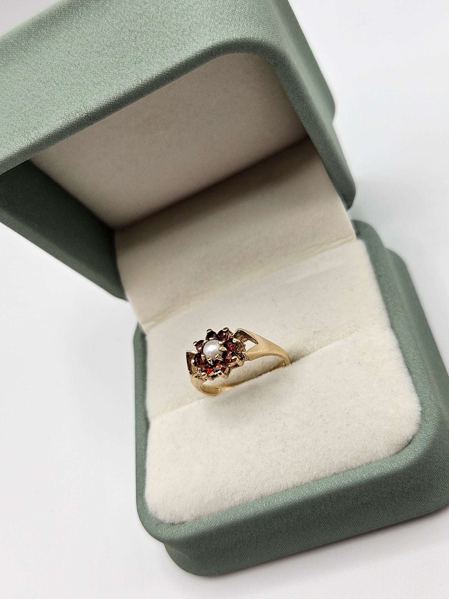 9ct gold pearl and garnet ring