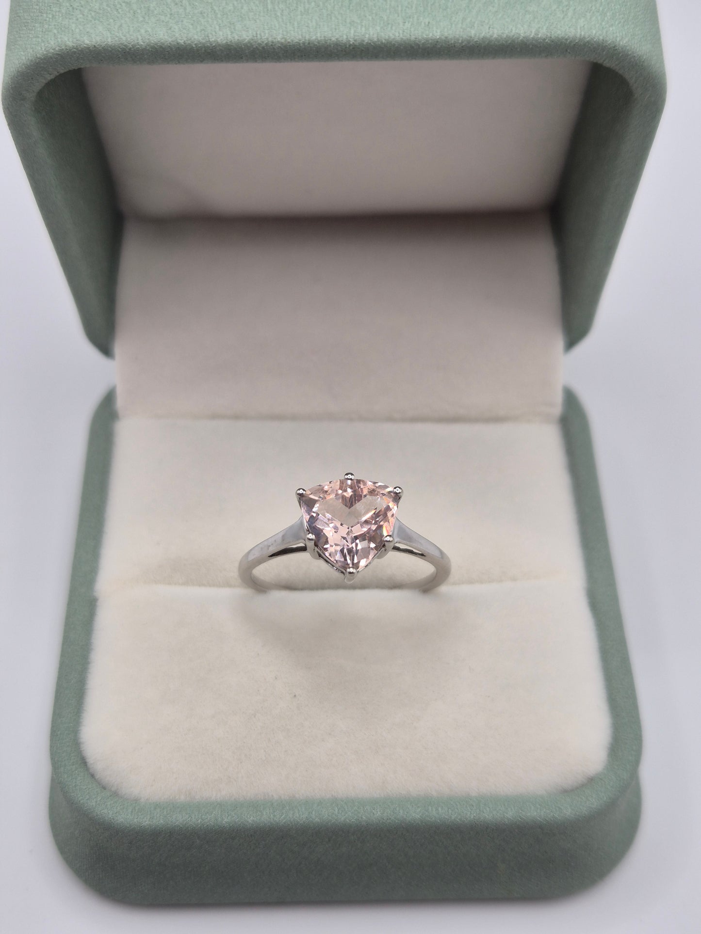 9ct white gold morganite ring