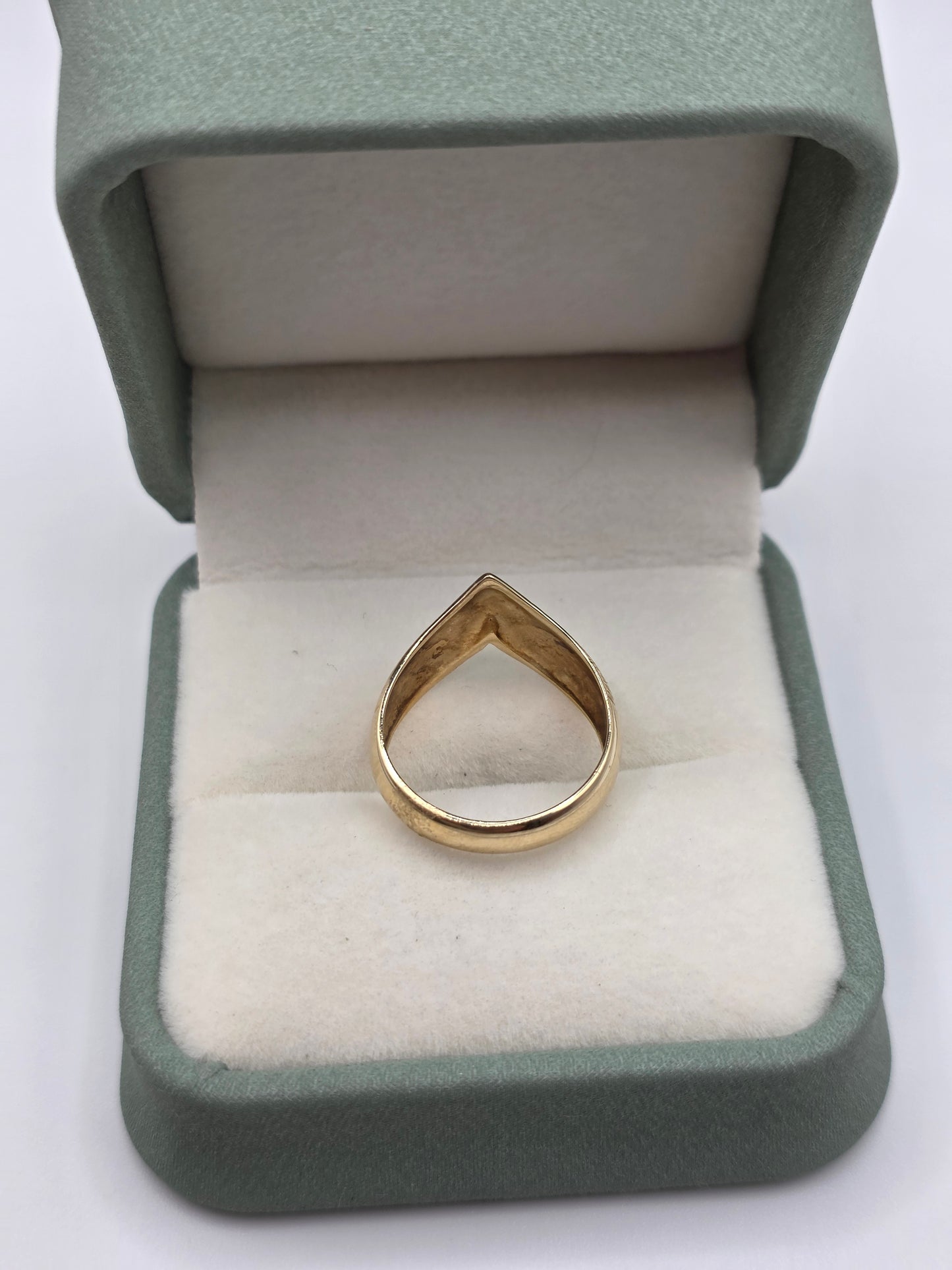 9ct gold wishbone ring