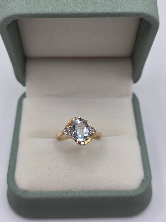 9ct gold aquamarine and white topaz ring