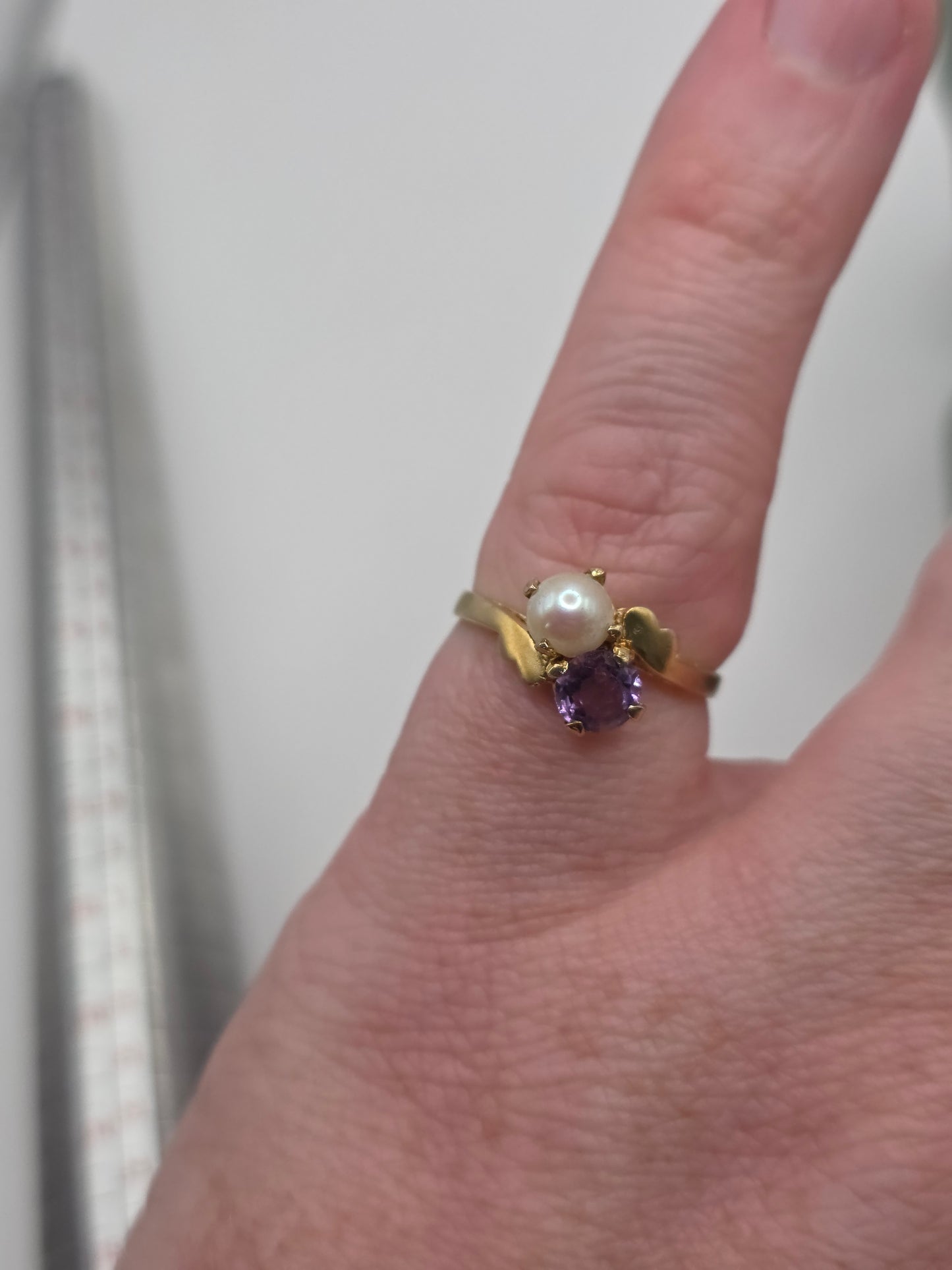 9ct gold amethyst and pearl ring