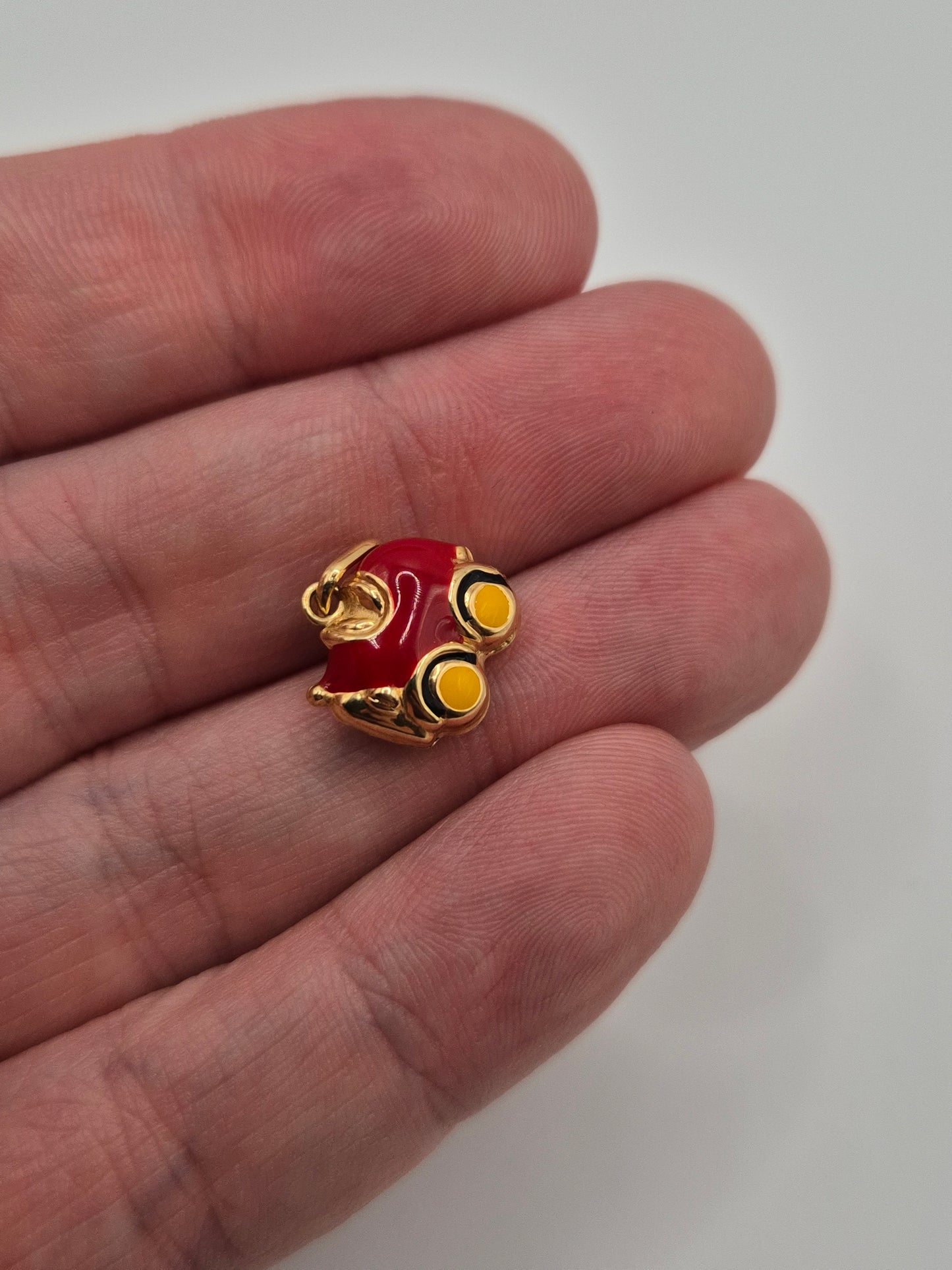 9ct gold enamelled car charm