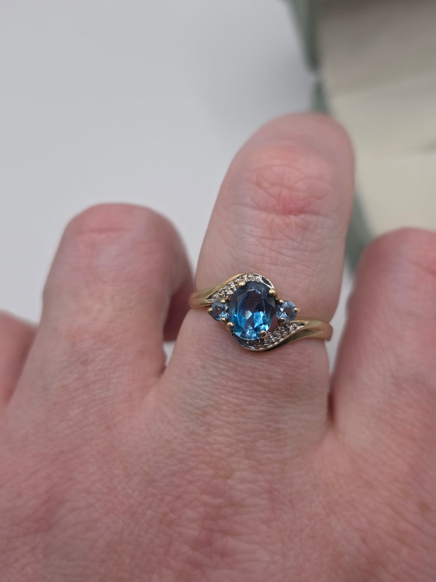 9ct gold topaz and diamond ring