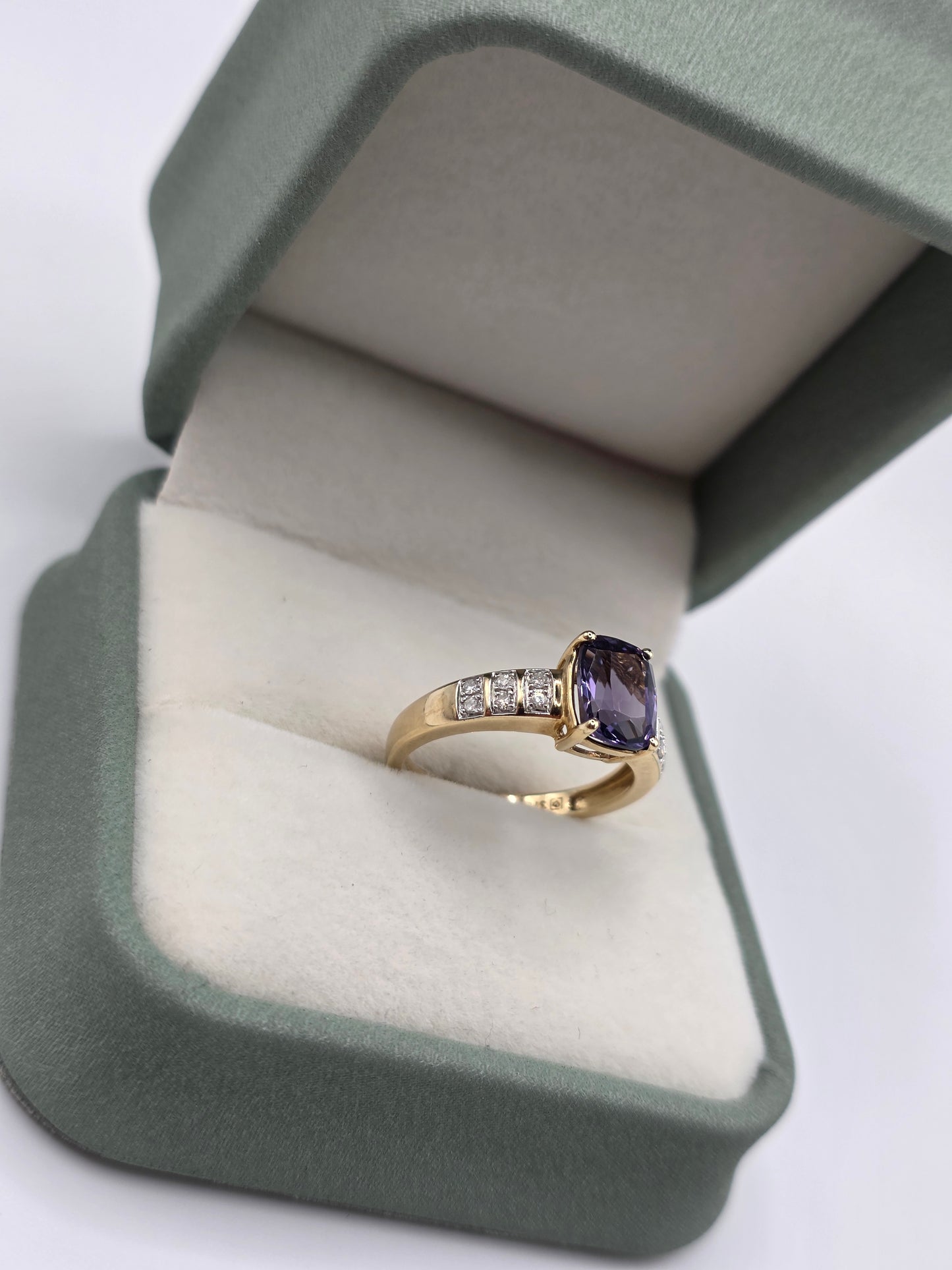 9ct gold iolite and diamond ring