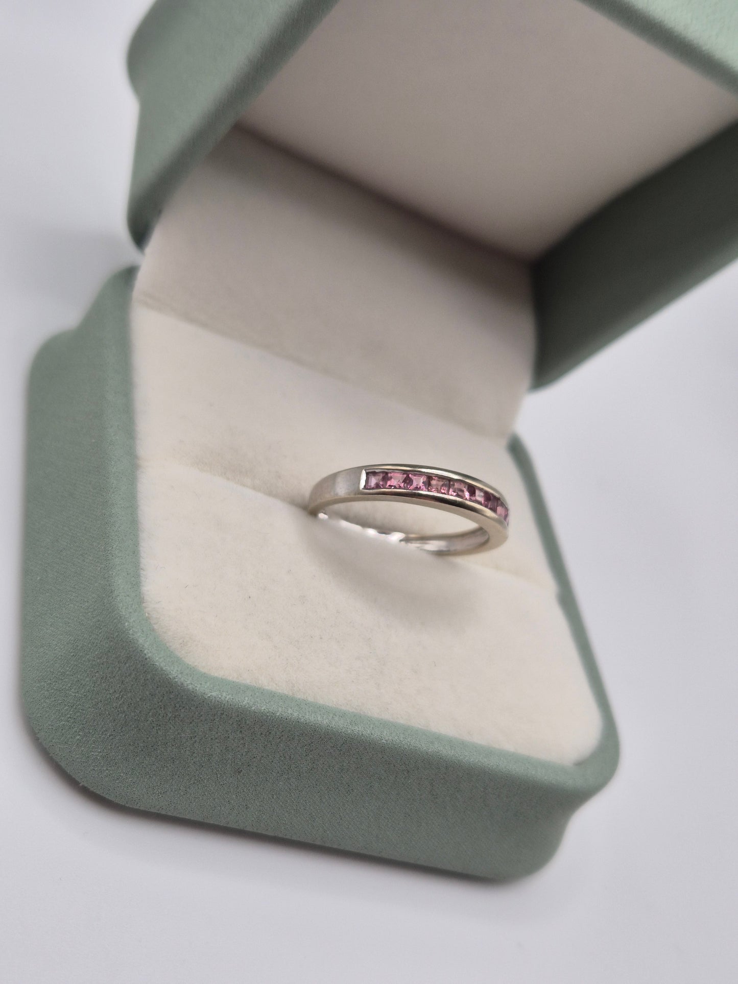 9ct white gold pink topaz ring