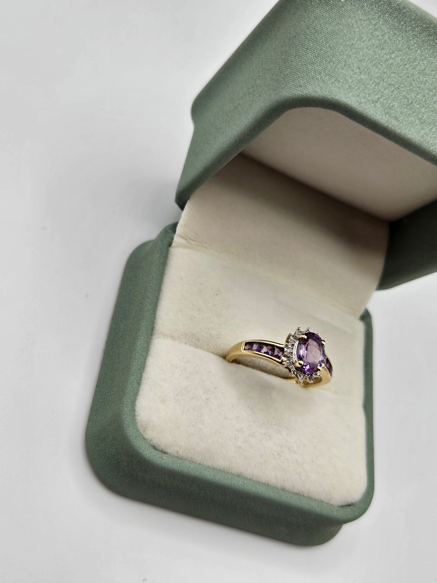 9ct gold amethyst and diamond ring