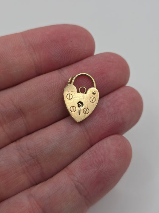 9ct gold padlock 40