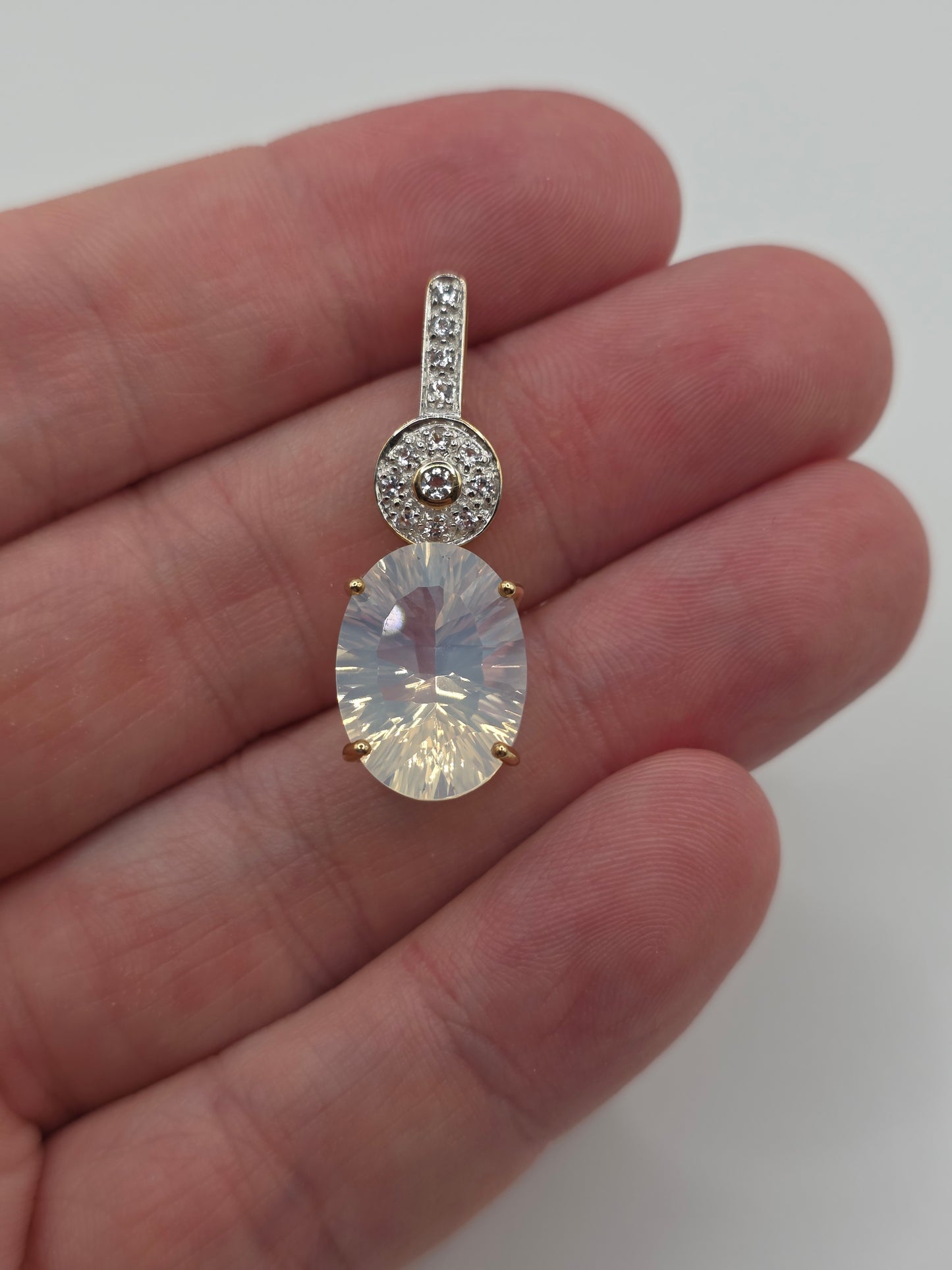 9ct gold morganite and topaz pendant