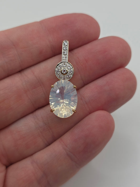 9ct gold morganite and topaz pendant