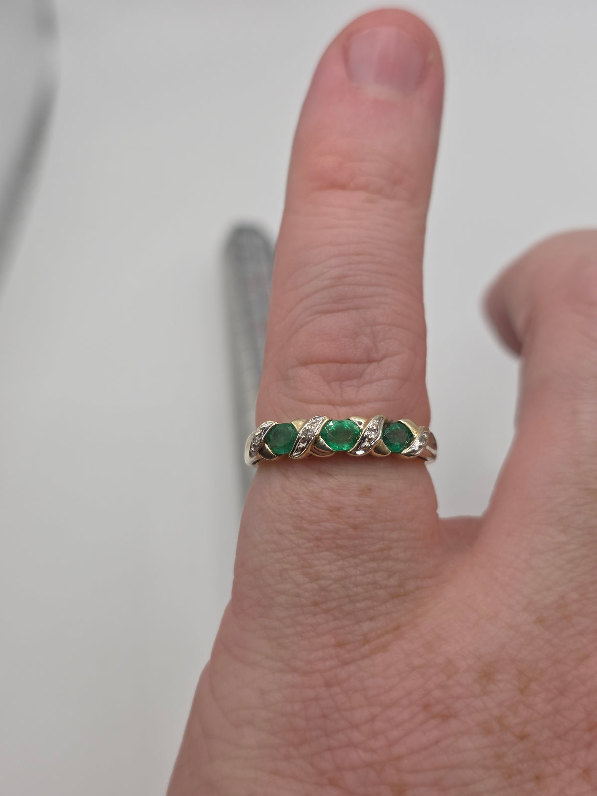 9ct gold emerald and diamond ring