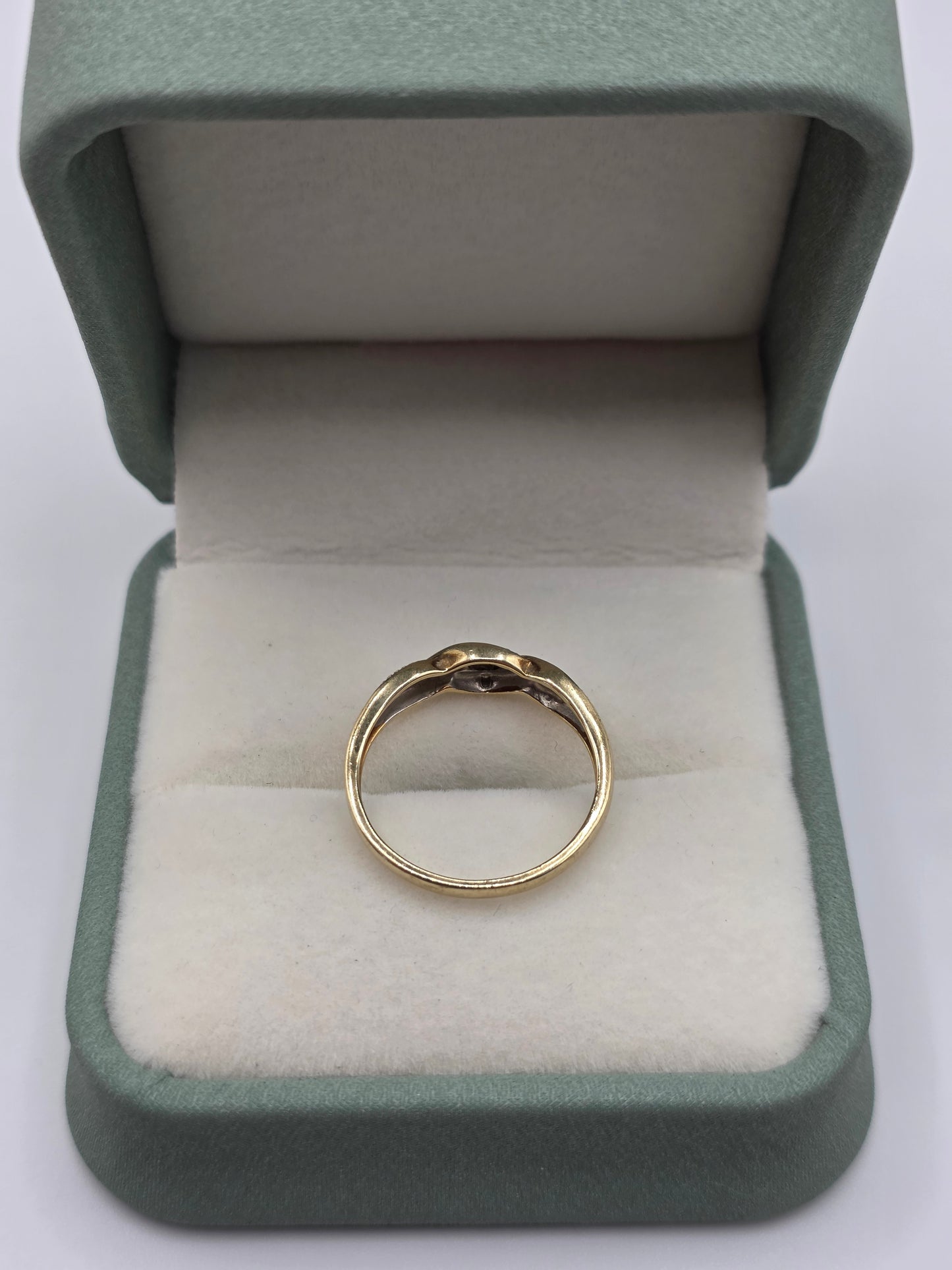9ct gold diamond ring