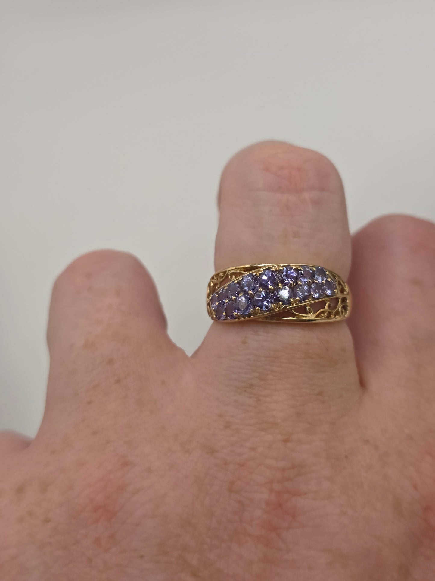 9ct gold tanzanite ring
