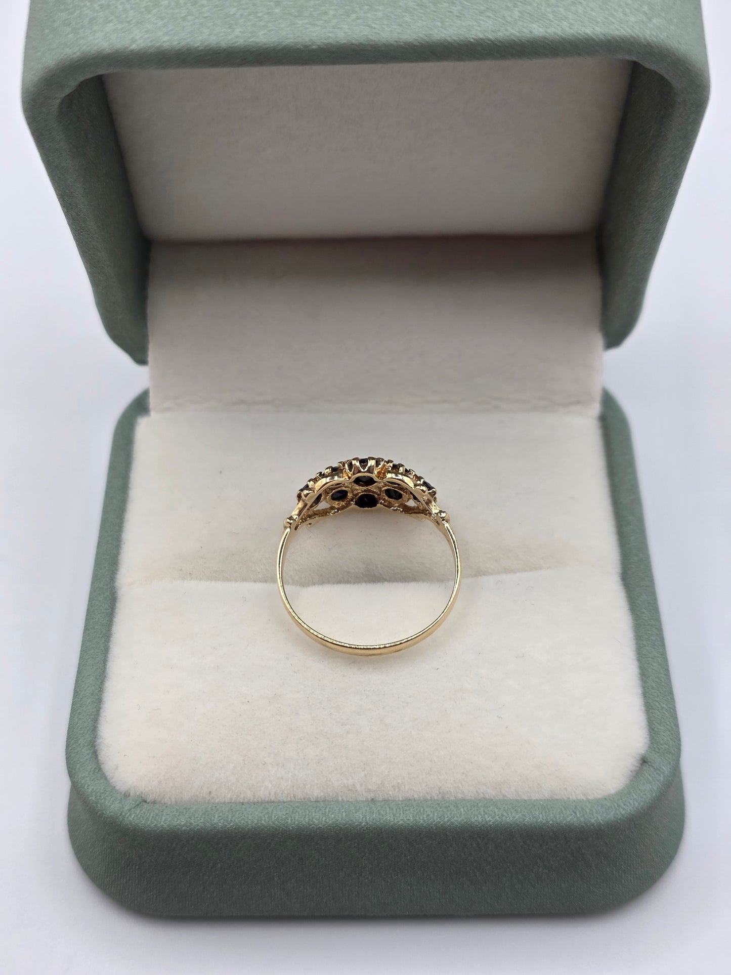 9ct gold sapphire ring