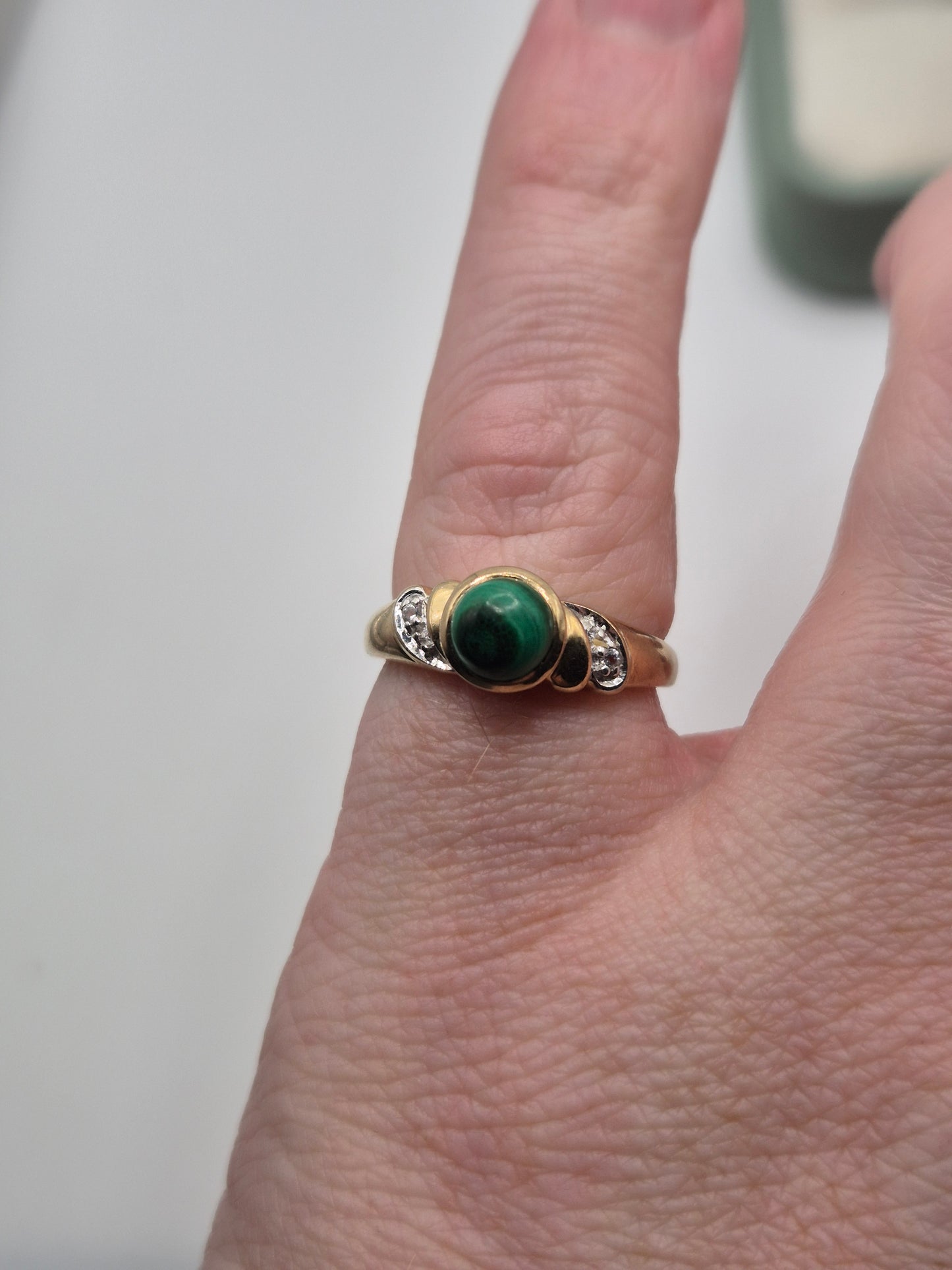 9ct gold malachite and diamond ring