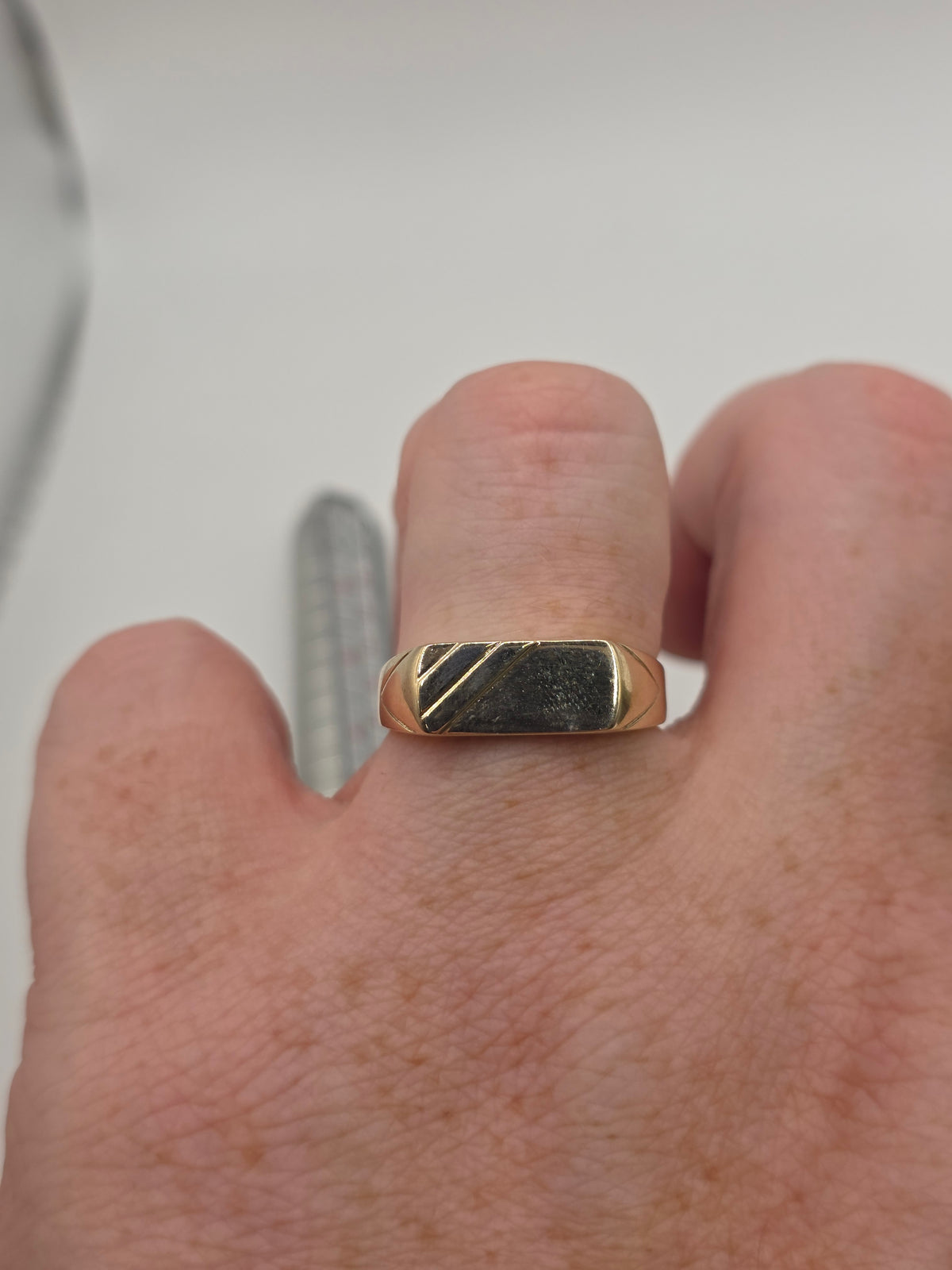 9ct gold signet ring