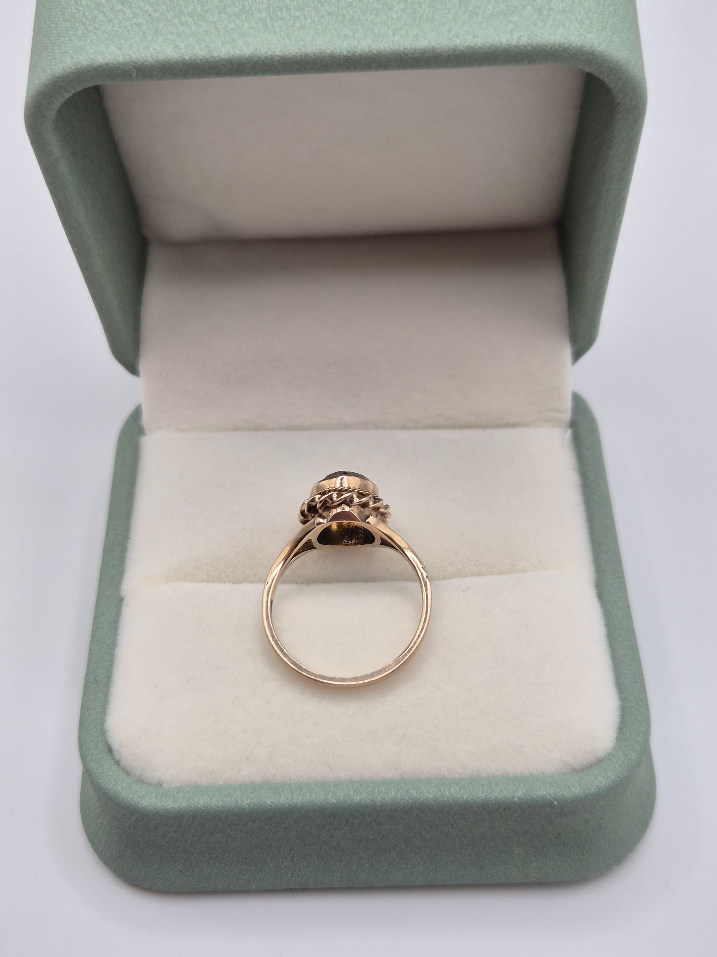 9ct gold citrine ring