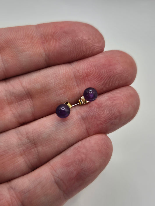 9ct gold cabachon amethyst earrings