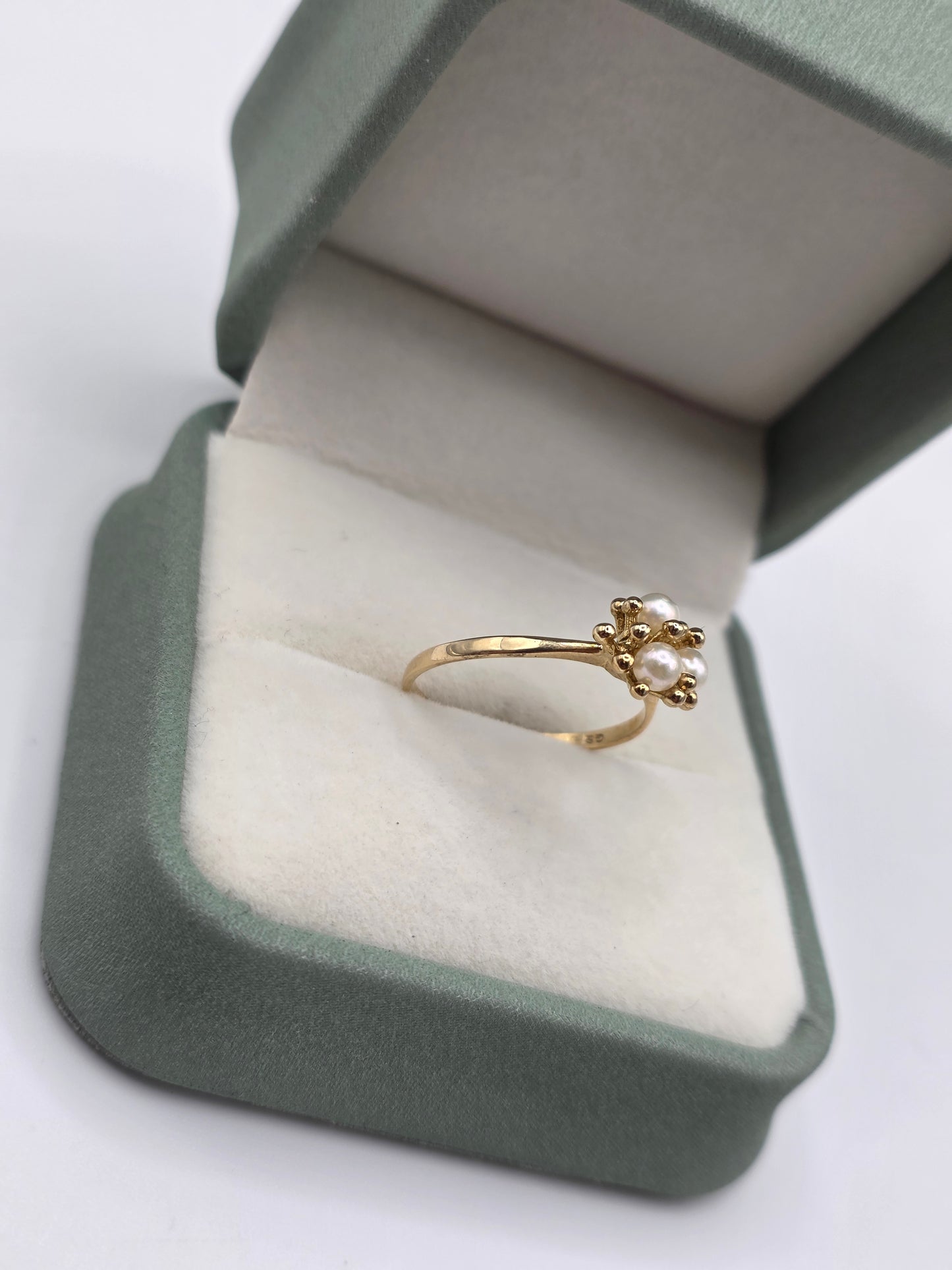 9ct gold pearl ring