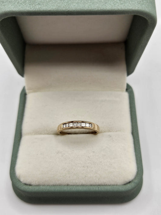 9ct gold diamond ring