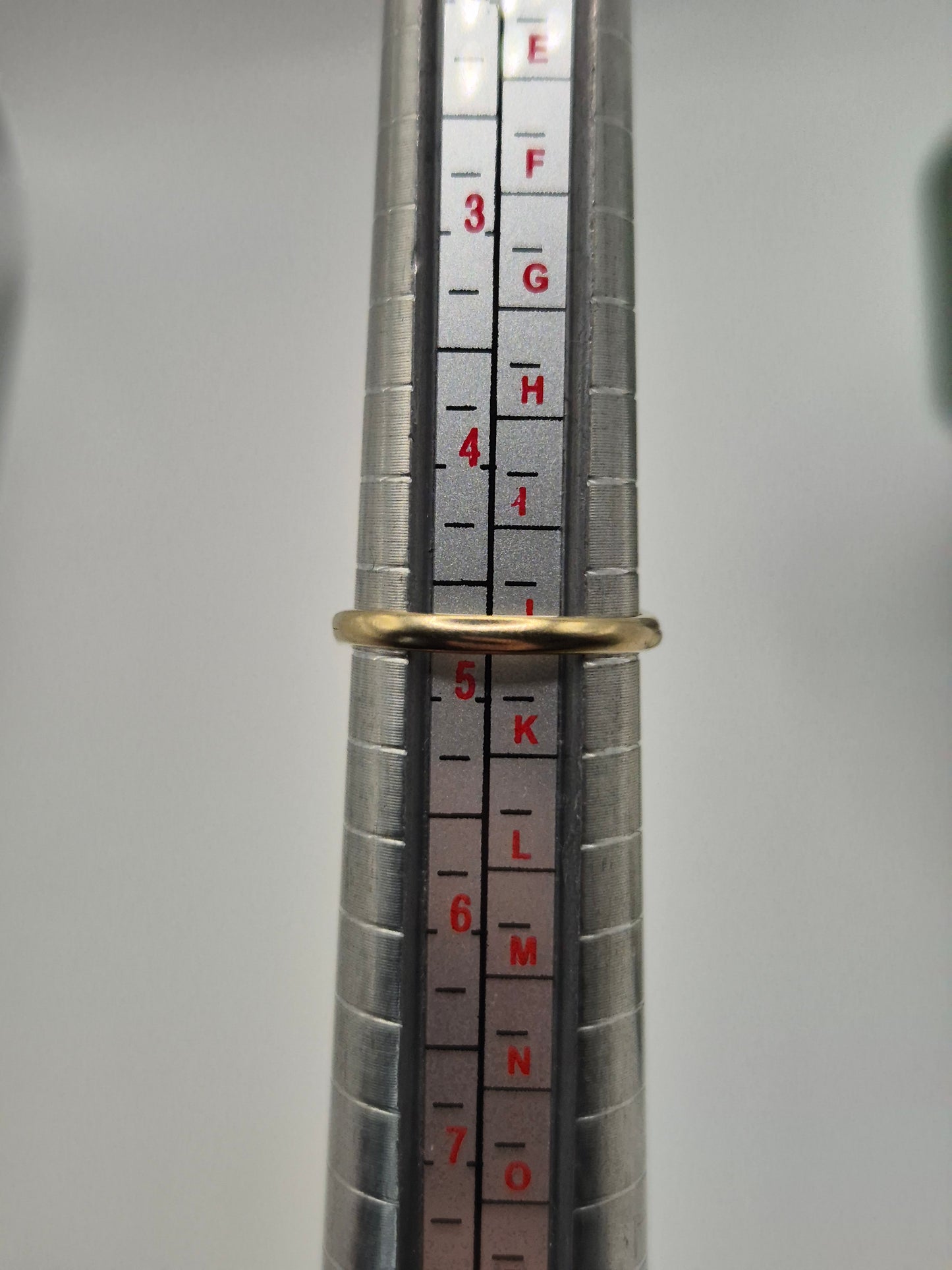 9ct gold amethysy and diamond ring