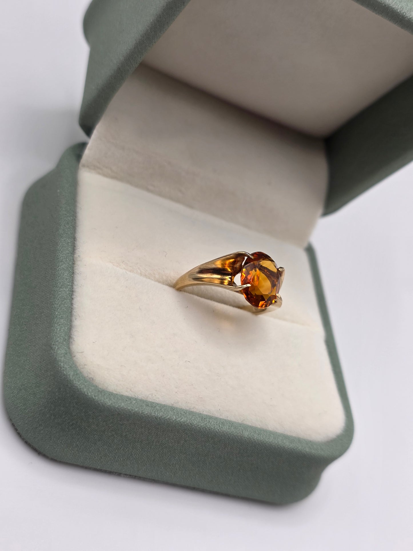 9ct gold citrine ring