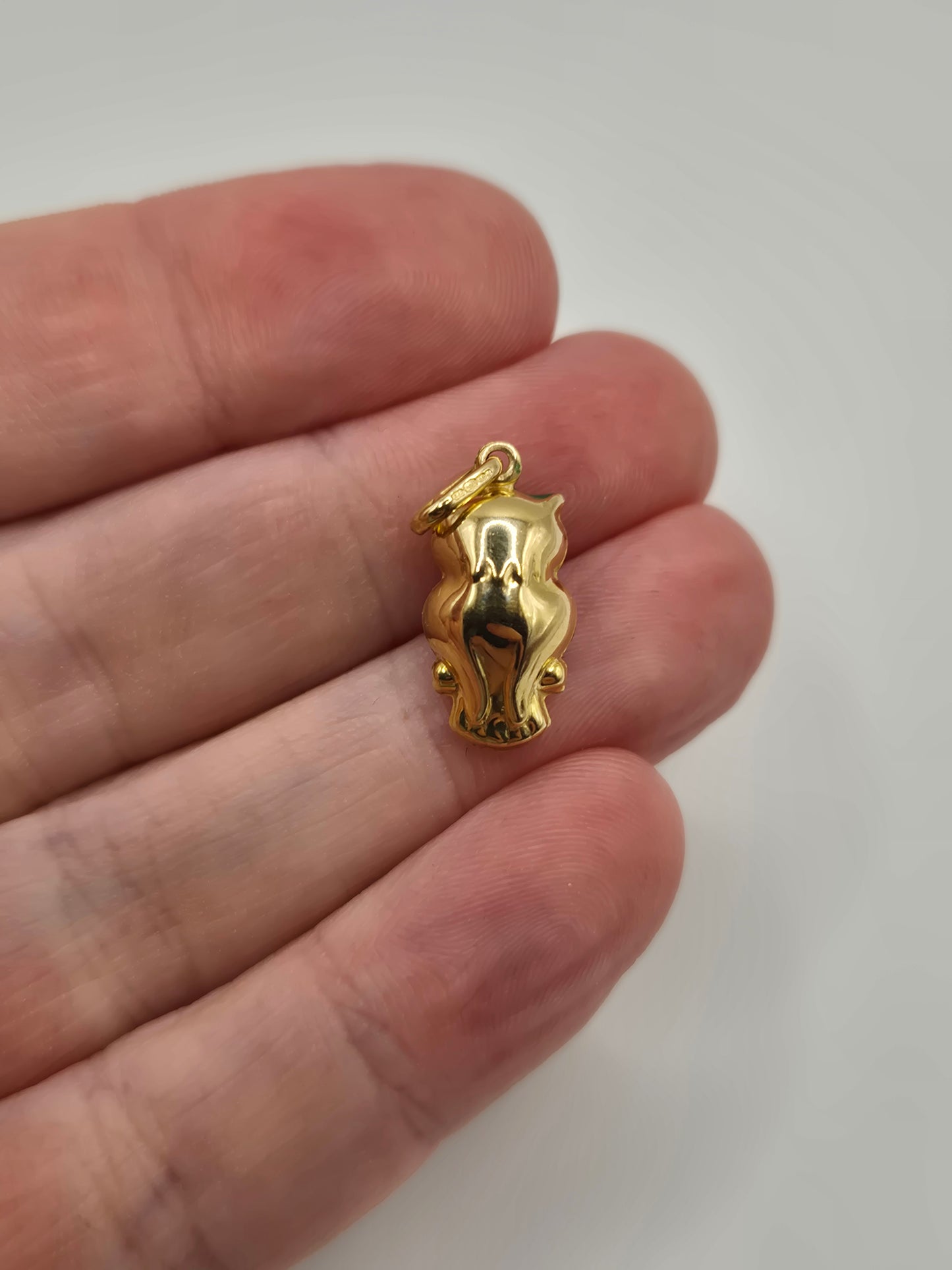9ct gold enamelled owl charm