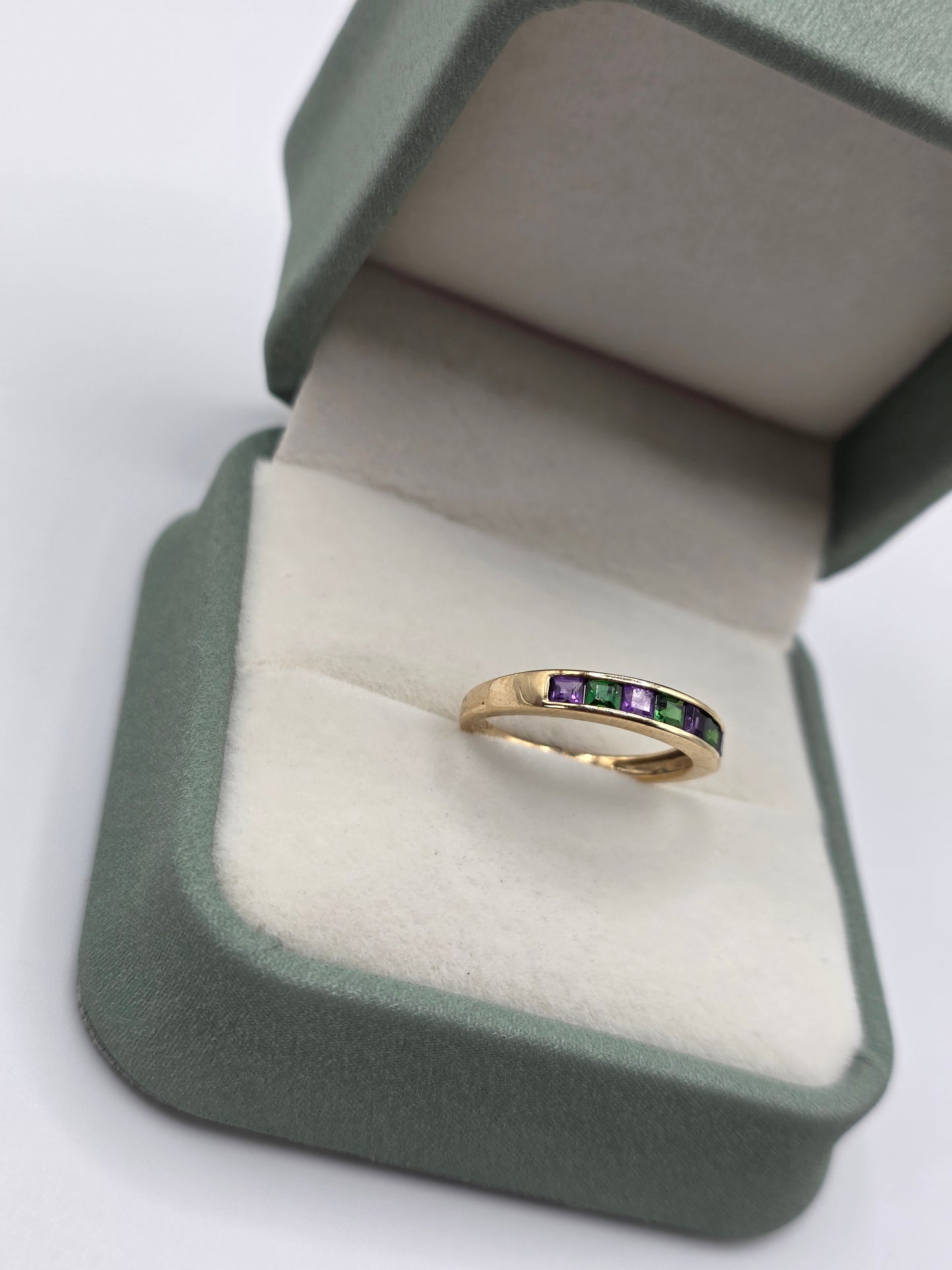 9ct gold amethyst and diopside ring